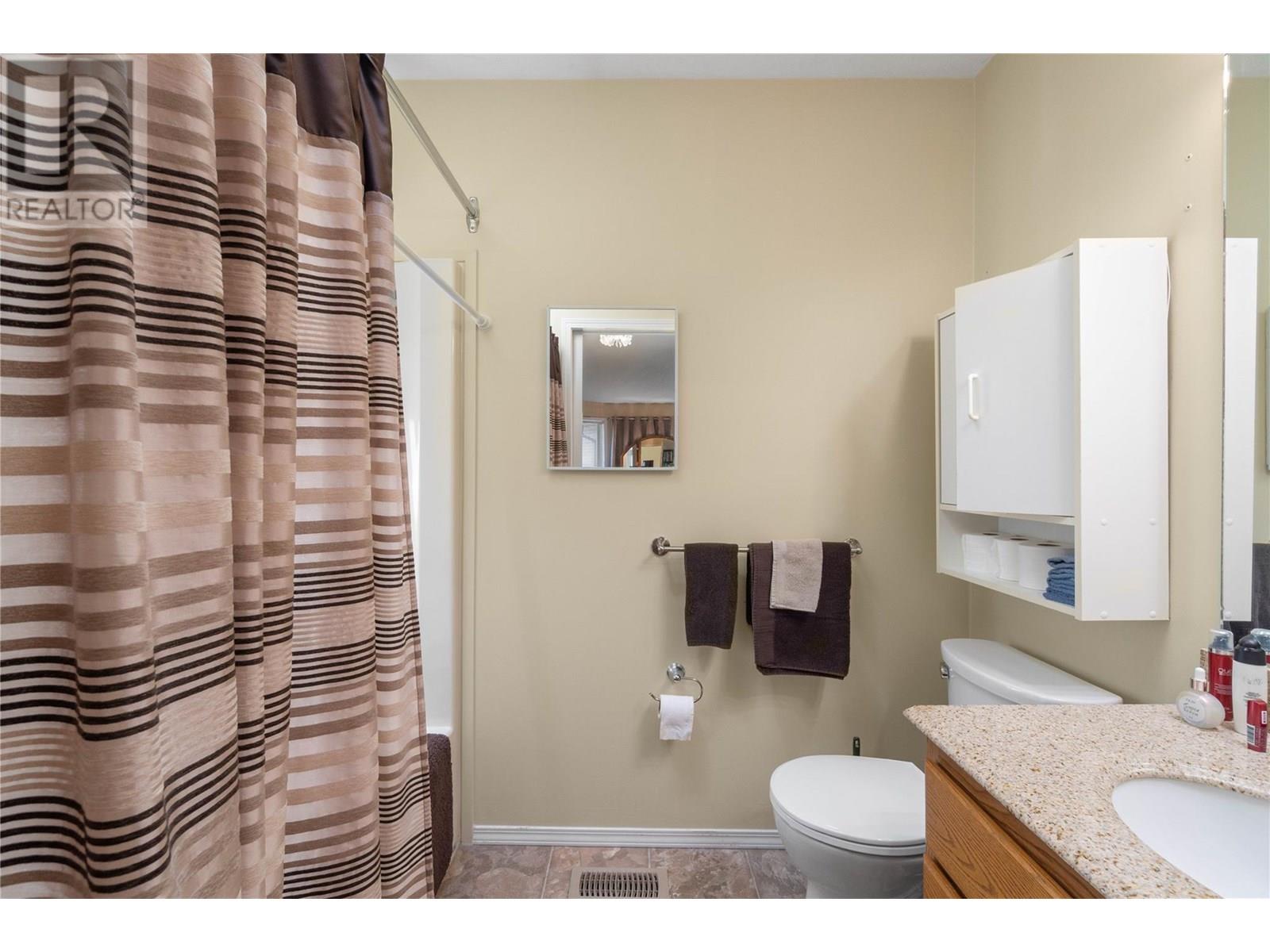 111 Harbourfront Drive Nw Unit# 11, Salmon Arm, British Columbia  V1E 1A3 - Photo 17 - 10351751