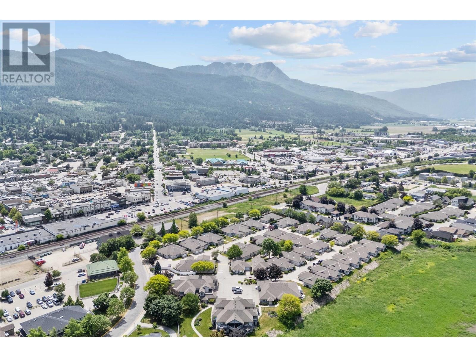 111 Harbourfront Drive Nw Unit# 11, Salmon Arm, British Columbia  V1E 1A3 - Photo 33 - 10351751