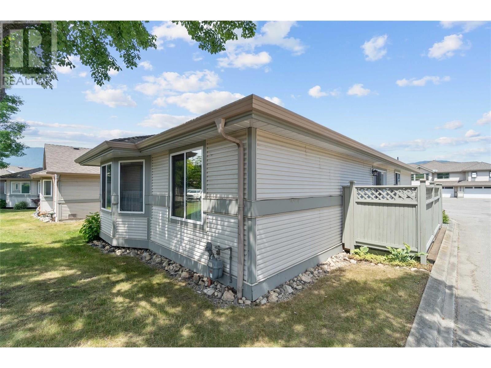 111 Harbourfront Drive Nw Unit# 11, Salmon Arm, British Columbia  V1E 1A3 - Photo 25 - 10351751