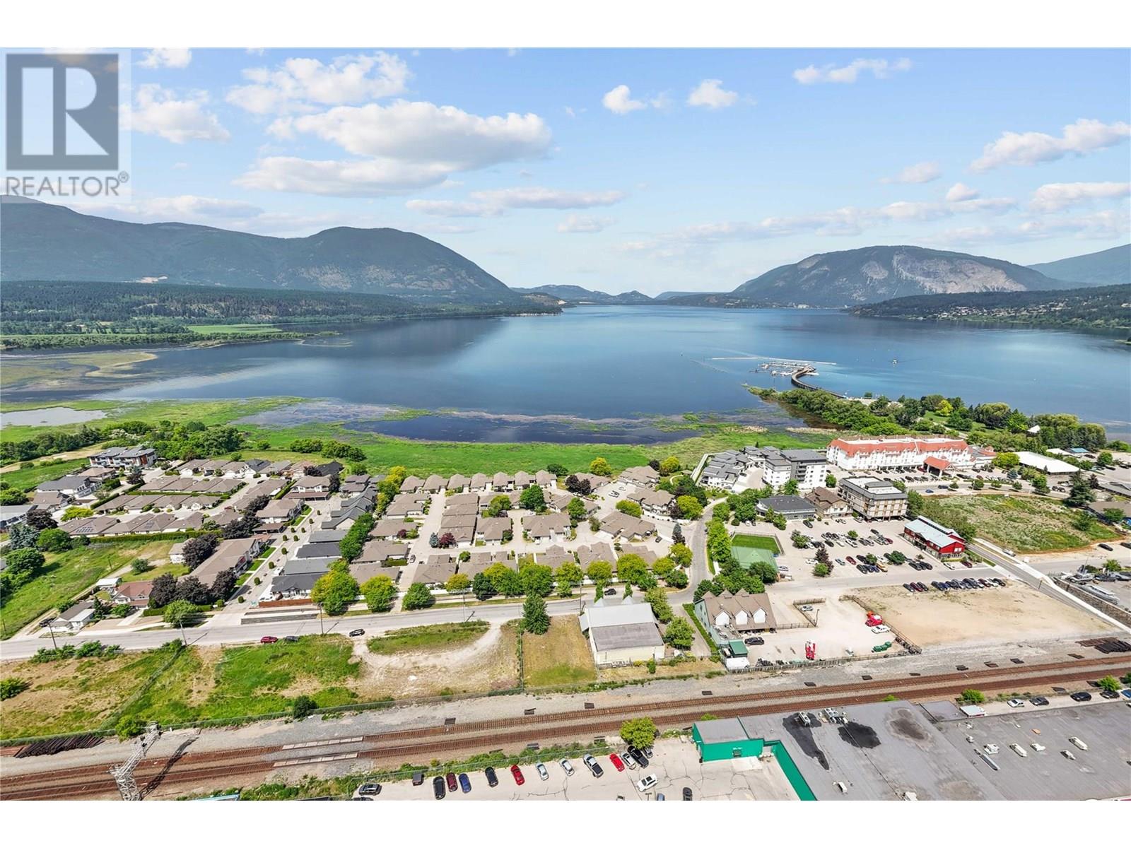 111 Harbourfront Drive Nw Unit# 11, Salmon Arm, British Columbia  V1E 1A3 - Photo 35 - 10351751