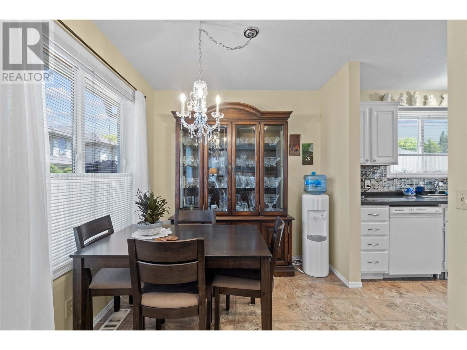 111 Harbourfront Drive Nw Unit# 11, Salmon Arm, British Columbia  V1E 1A3 - Photo 8 - 10351751
