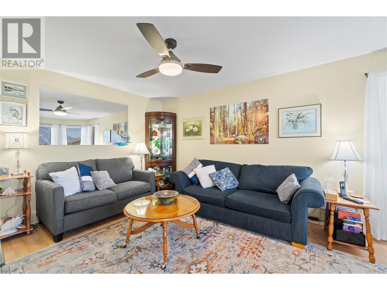 111 Harbourfront Drive Nw Unit# 11, Salmon Arm, British Columbia  V1E 1A3 - Photo 3 - 10351751