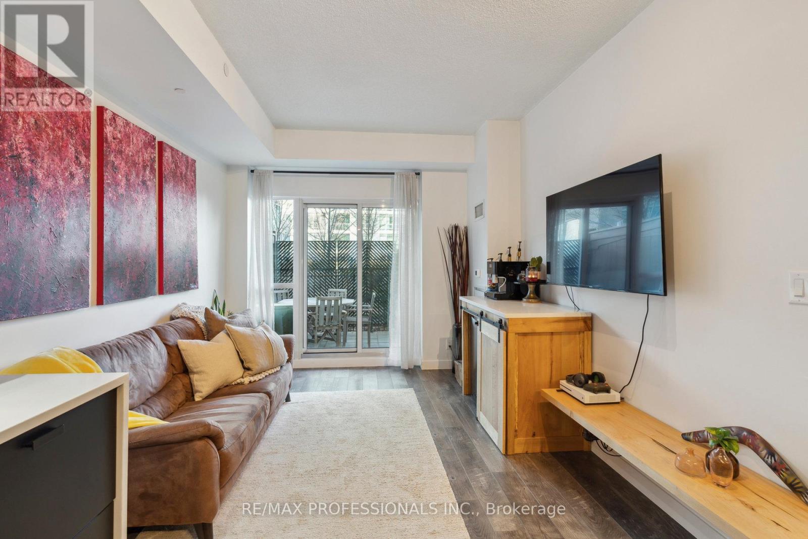 434 - 165 Legion Road N, Toronto, Ontario  M8Y 0A1 - Photo 4 - W12052058