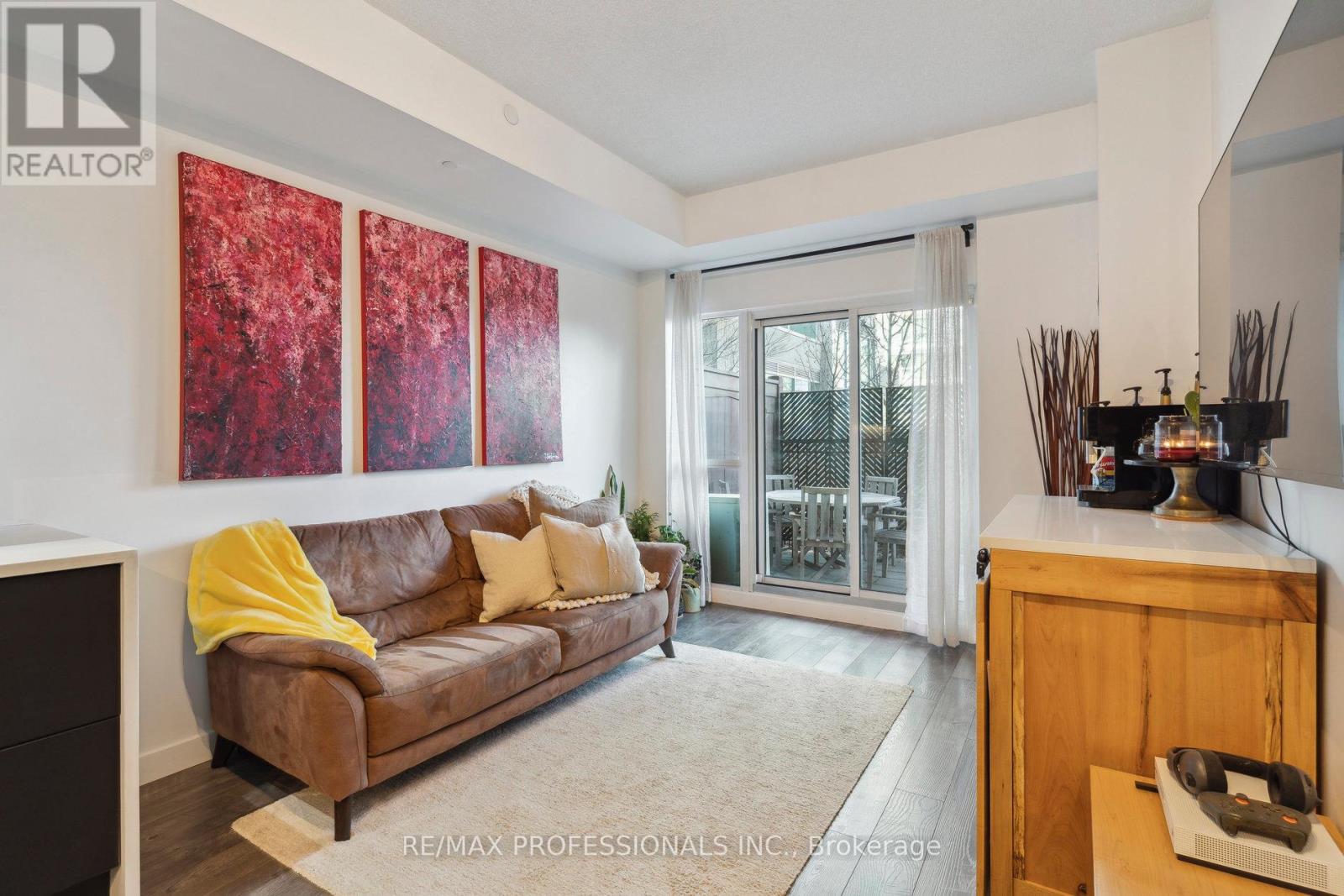 434 - 165 Legion Road N, Toronto, Ontario  M8Y 0A1 - Photo 5 - W12052058
