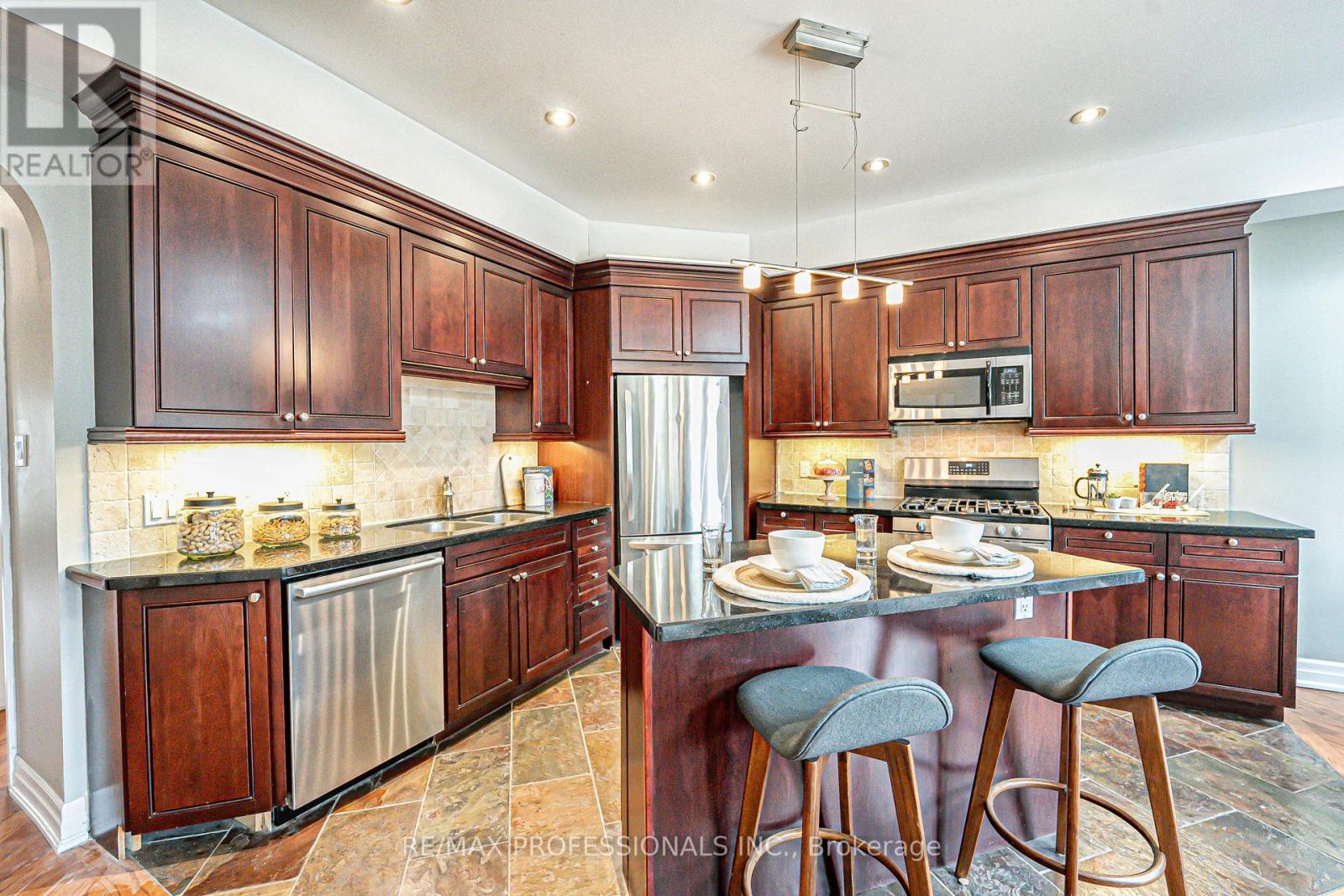 116 Lake Shore Drive, Toronto, Ontario  M8V 2A2 - Photo 22 - W12196059