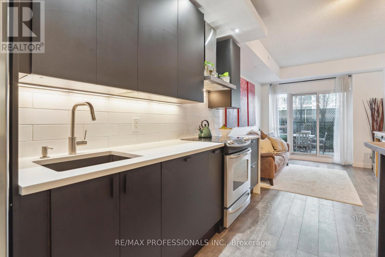 434 - 165 Legion Road N, Toronto, Ontario  M8Y 0A1 - Photo 8 - W12052058