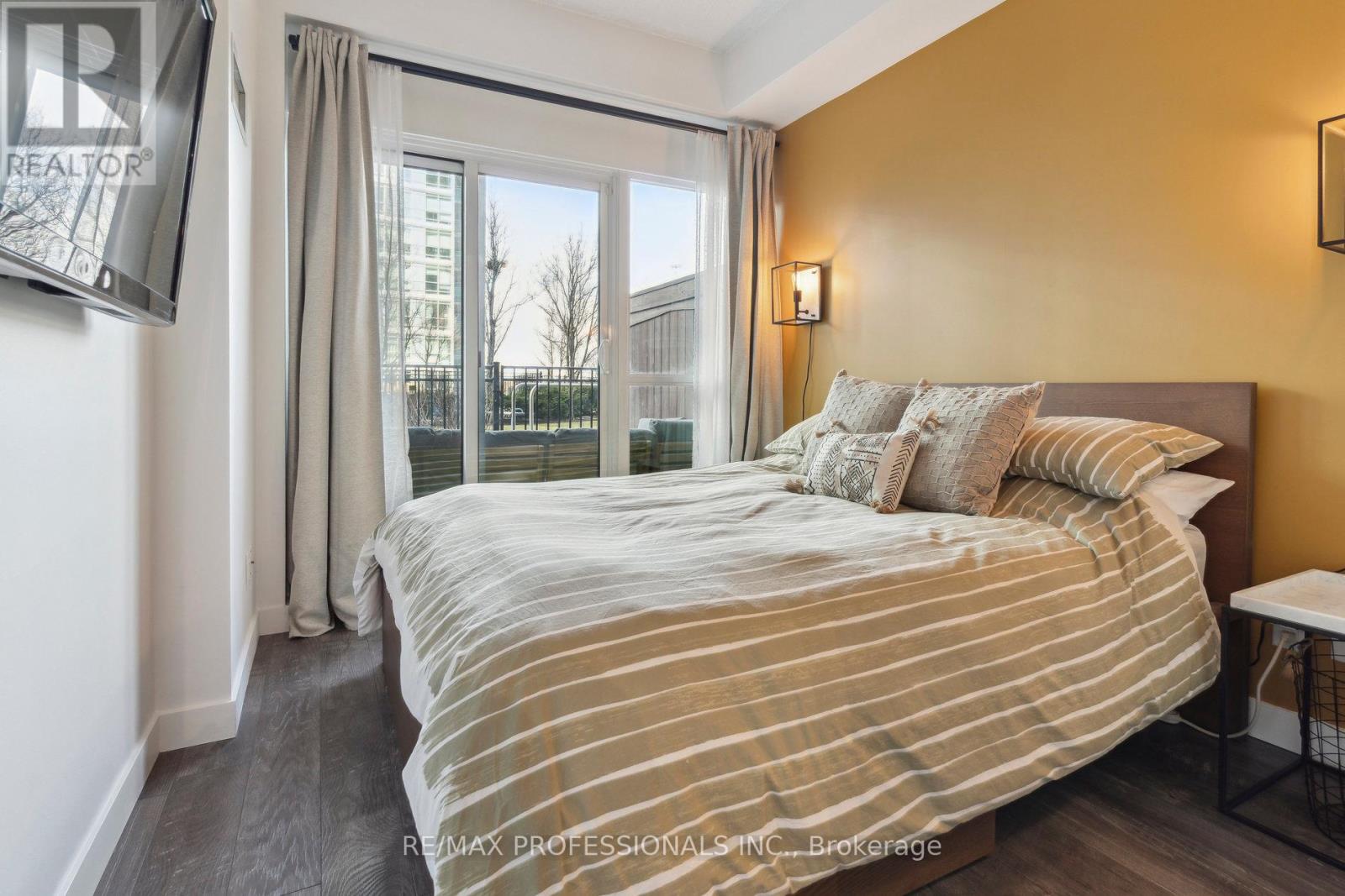 434 - 165 Legion Road N, Toronto, Ontario  M8Y 0A1 - Photo 16 - W12052058