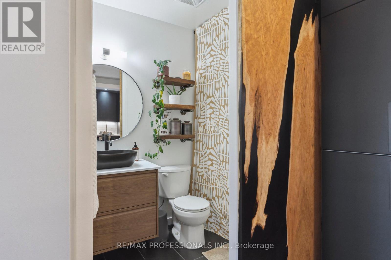 434 - 165 Legion Road N, Toronto, Ontario  M8Y 0A1 - Photo 14 - W12052058