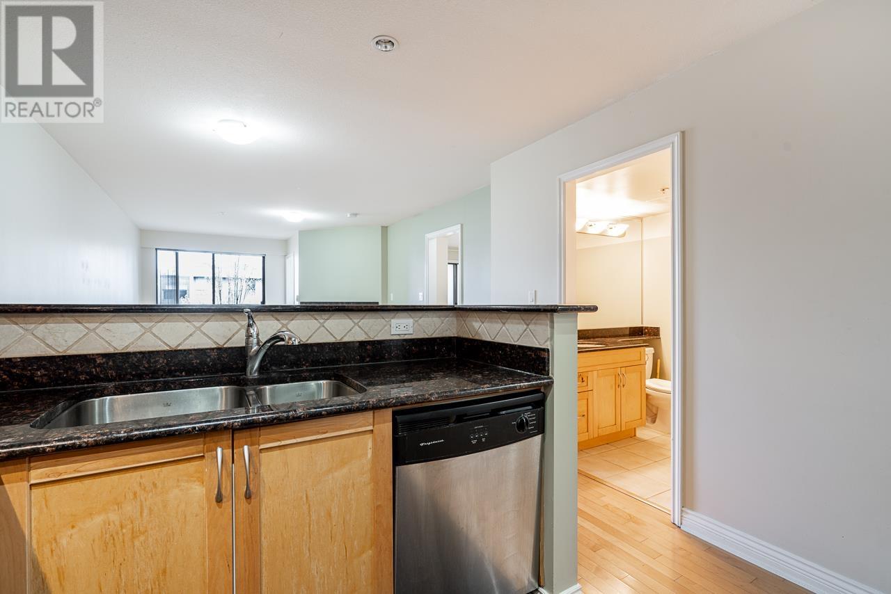 301 2015 Trafalgar Street, Vancouver, British Columbia  V6K 1P7 - Photo 10 - R3014096