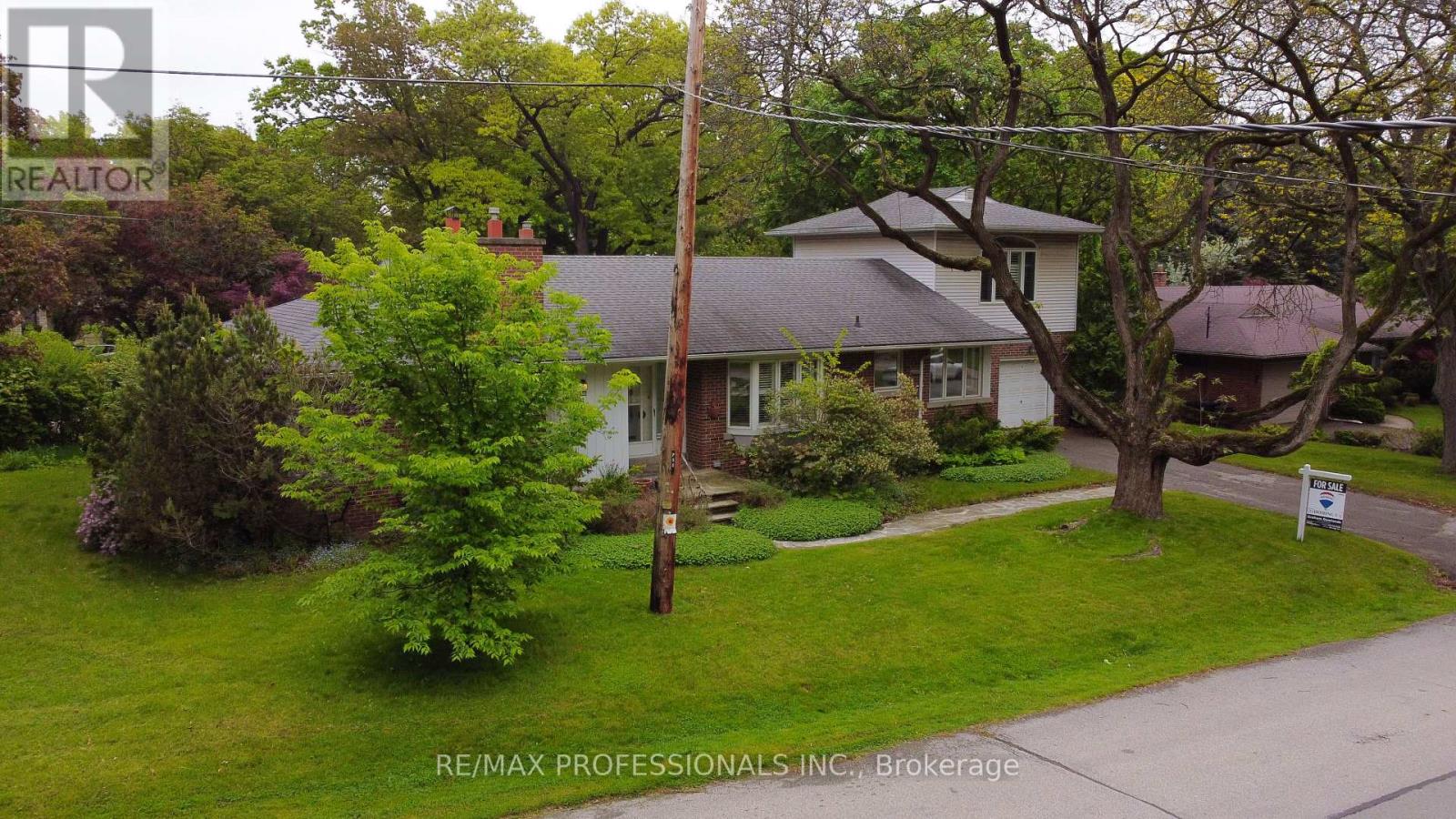 88 Valecrest Drive, Toronto, Ontario  M9A 4P6 - Photo 1 - W12185364