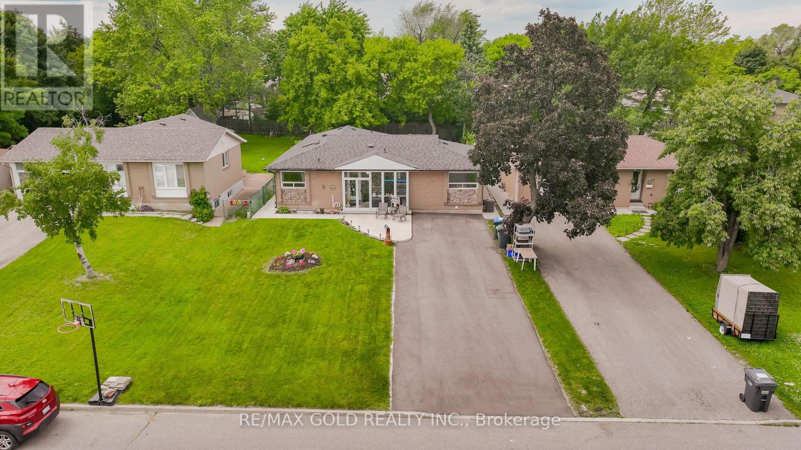 48 DRURY CRESCENT, Brampton, Ontario