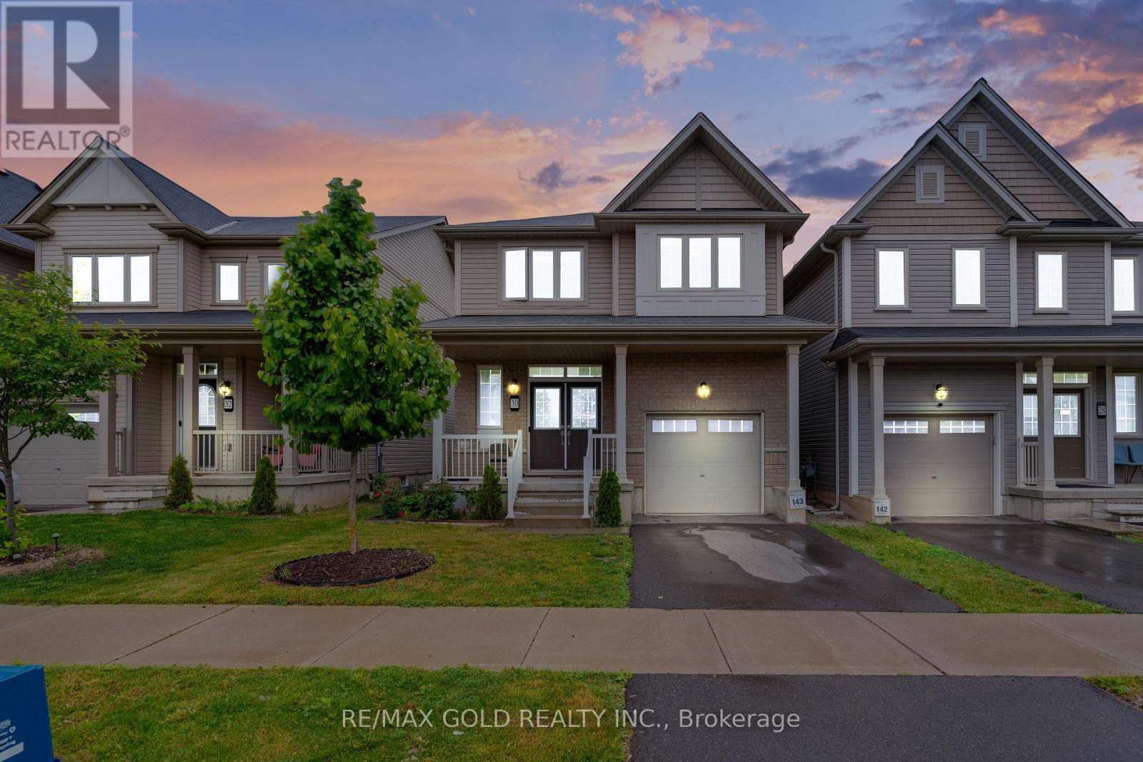 30 COOKE AVENUE, Brantford, Ontario