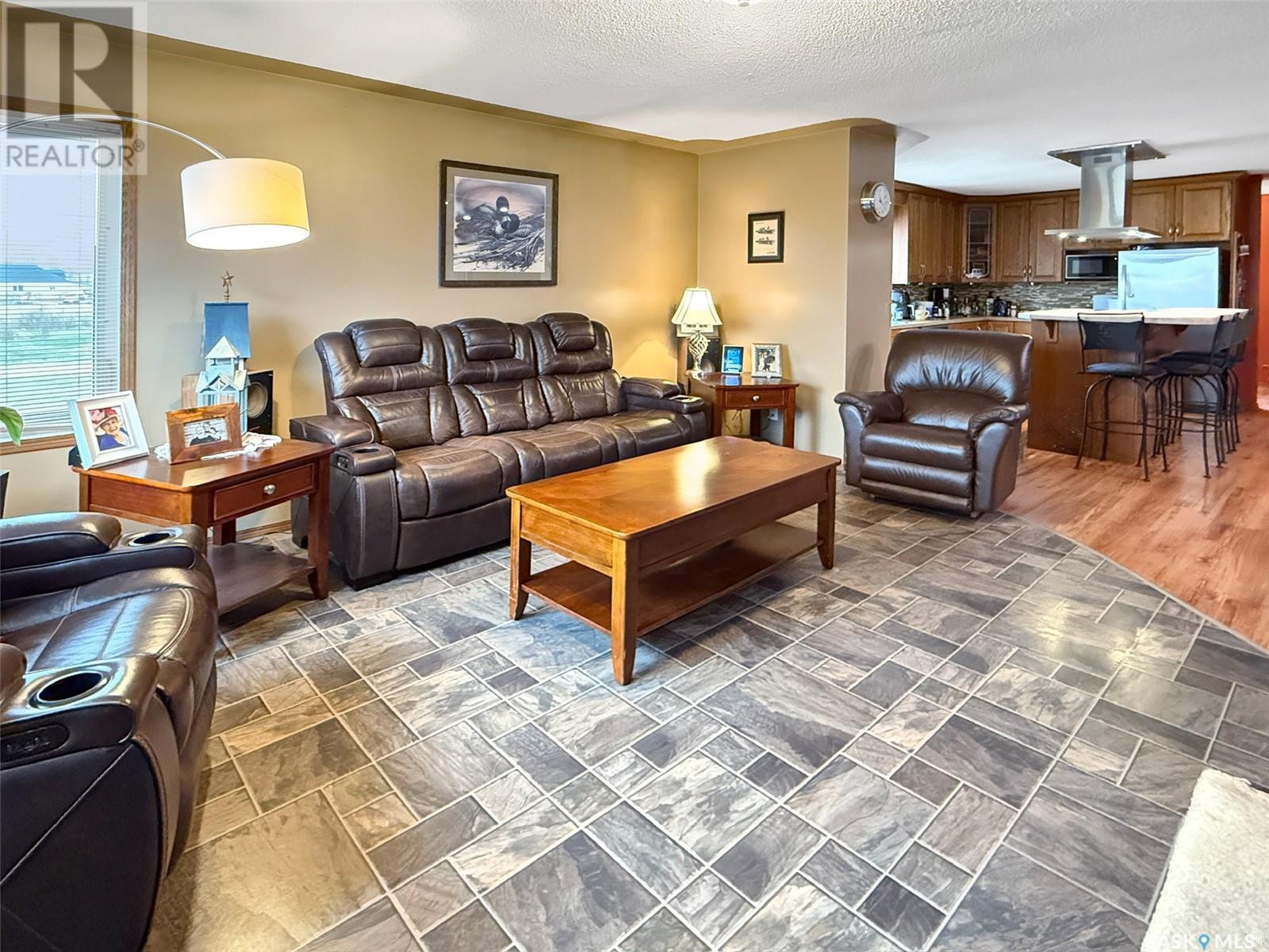 216 Pacific Avenue, Swift Current Rm No. 137, Saskatchewan  S9H 4V1 - Photo 4 - SK004470