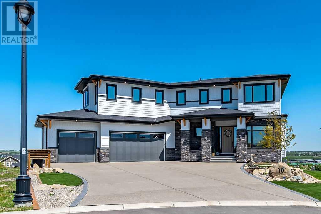 Property at 10 Westmount Point image 1