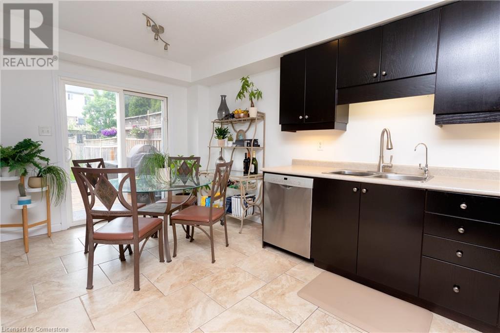 127 Sims Estate Drive, Kitchener, Ontario  N2A 0A6 - Photo 4 - 40739759
