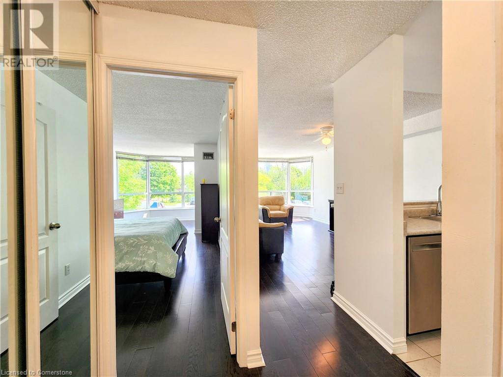 1276 Maple Crossing Boulevard Unit# 208, Burlington, Ontario  L7S 2J9 - Photo 2 - 40740190