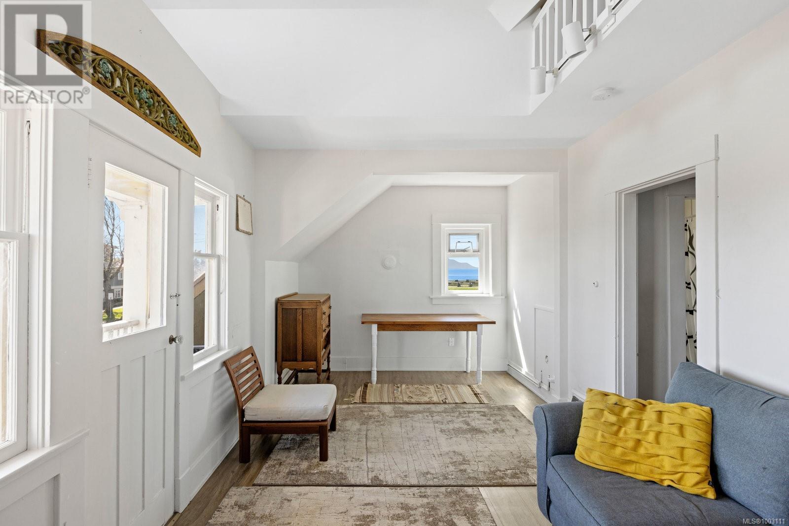 16 Howe St, Victoria, British Columbia  V8V 4K3 - Photo 4 - 1003111