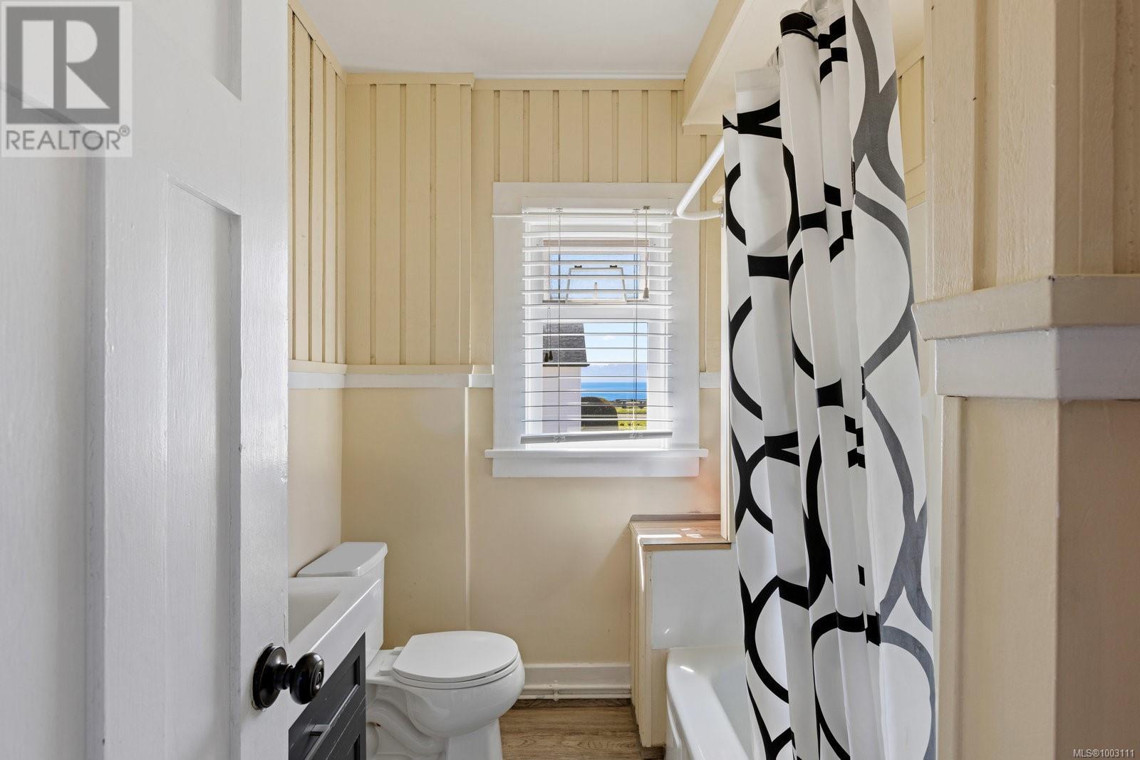 16 Howe St, Victoria, British Columbia  V8V 4K3 - Photo 6 - 1003111