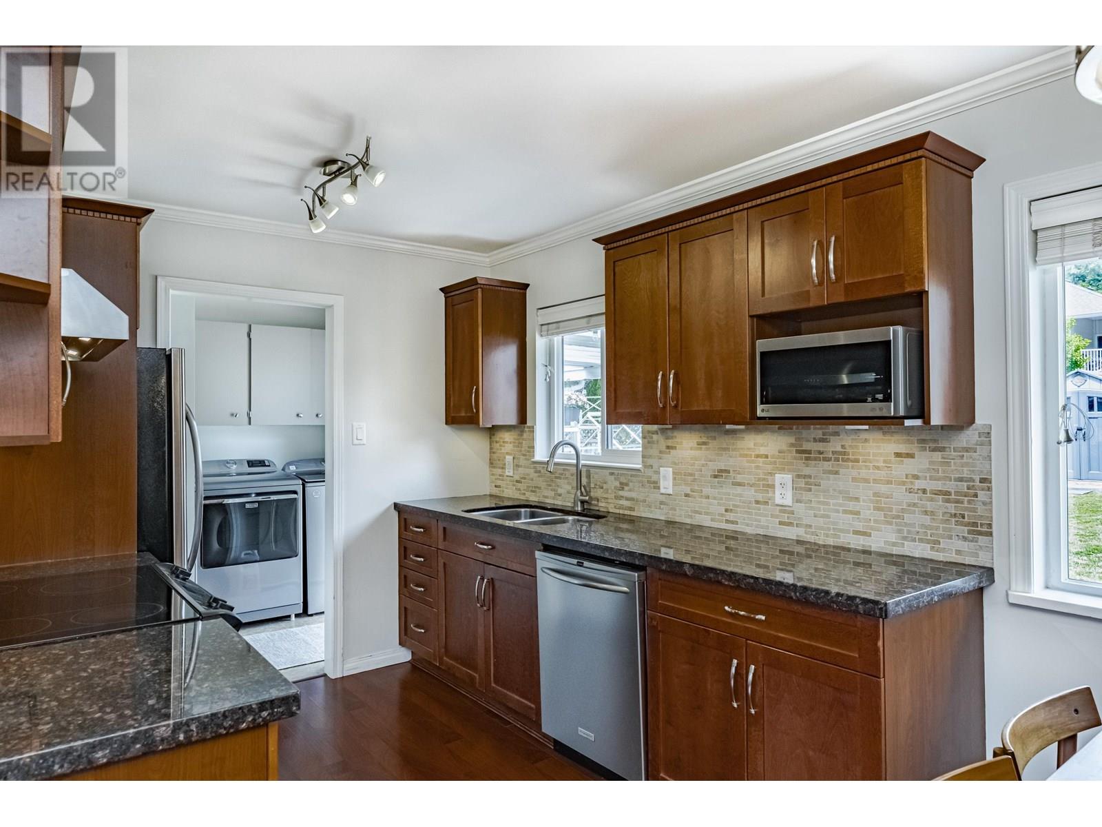 2643 Larkin Avenue, Port Coquitlam, British Columbia  V3B 2H8 - Photo 5 - R3007433