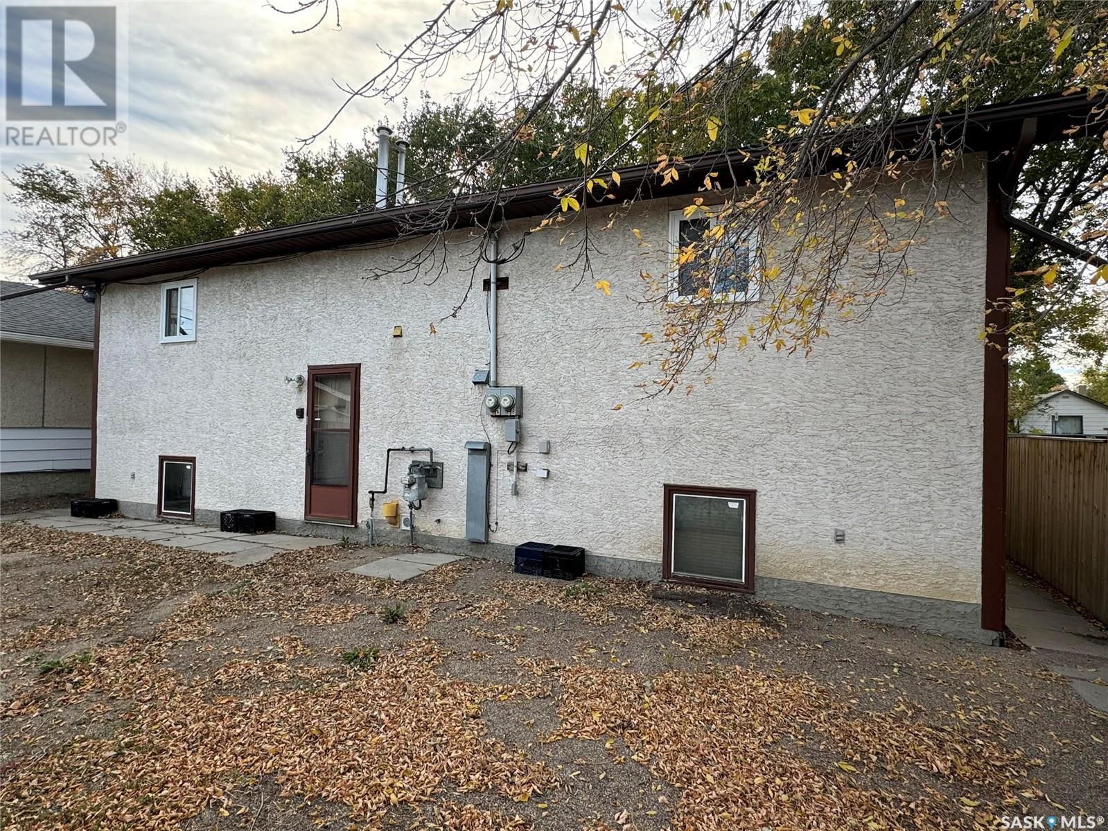 A & B 345 Scarth Street, Regina, Saskatchewan  S4R 2C4 - Photo 2 - SK009158