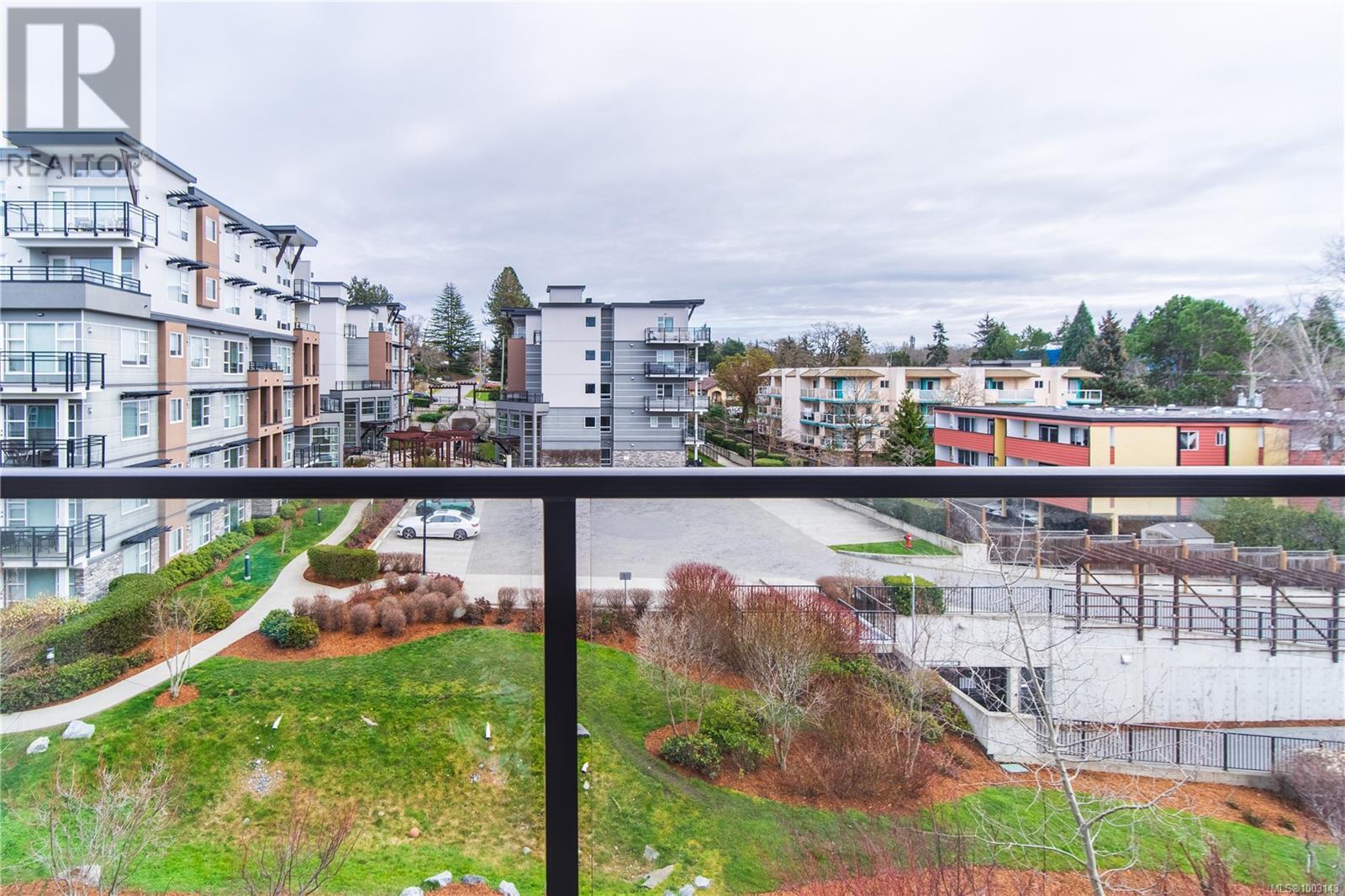 404 3333 Glasgow Ave, Saanich, British Columbia  V8X 1M5 - Photo 17 - 1003143