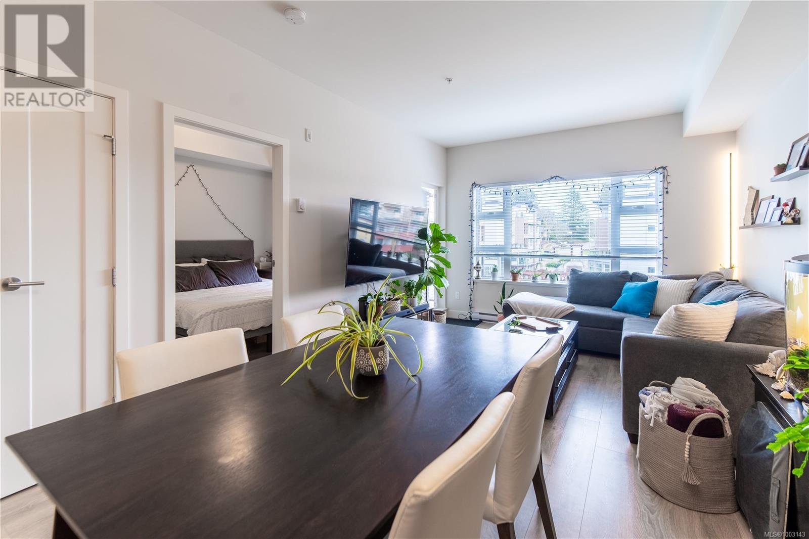 404 3333 Glasgow Ave, Saanich, British Columbia  V8X 1M5 - Photo 6 - 1003143