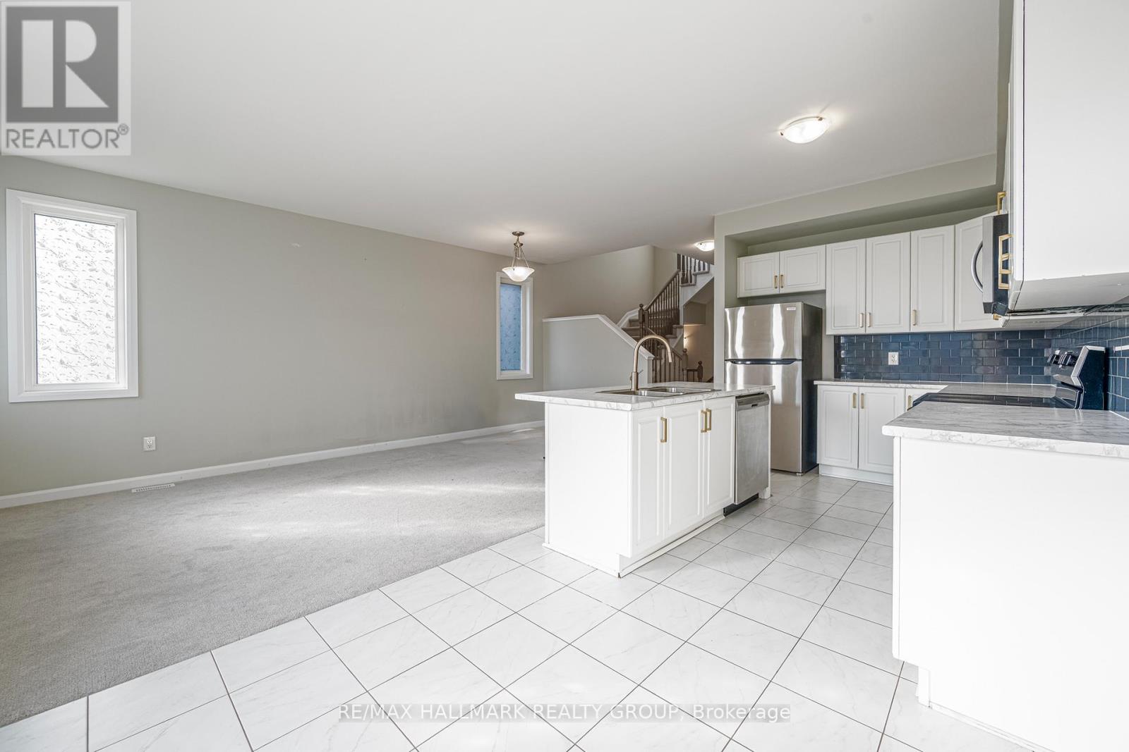 646 Hamsa Street, Ottawa, Ontario  K2J 6Z7 - Photo 10 - X12200662