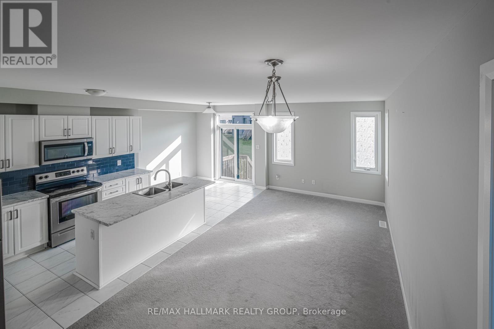 646 Hamsa Street, Ottawa, Ontario  K2J 6Z7 - Photo 15 - X12200662
