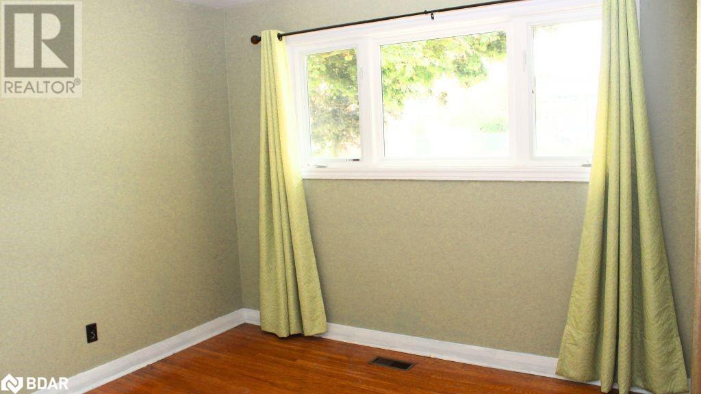 51 Davidson Street, Barrie, Ontario  L4M 3S1 - Photo 13 - 40739098