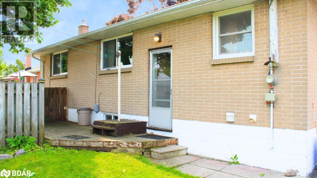 51 Davidson Street, Barrie, Ontario  L4M 3S1 - Photo 2 - 40739098