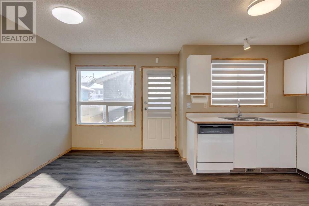 99 Martinwood Road Ne, Calgary, Alberta  T3J 3G7 - Photo 10 - A2195940