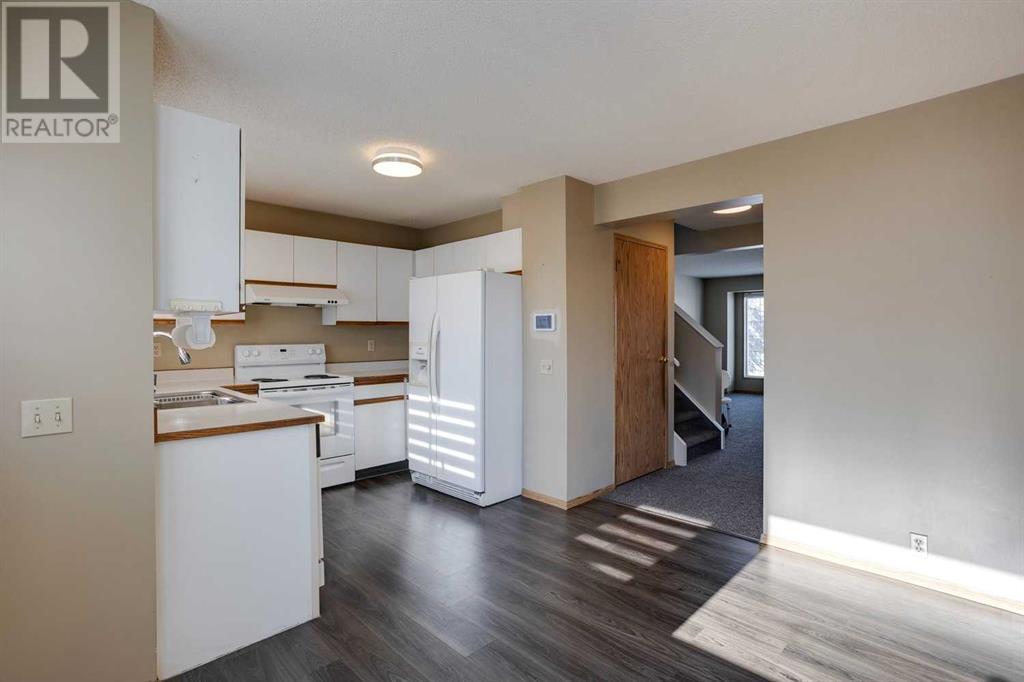 99 Martinwood Road Ne, Calgary, Alberta  T3J 3G7 - Photo 17 - A2195940