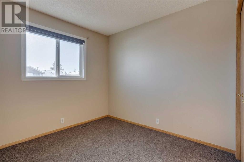 99 Martinwood Road Ne, Calgary, Alberta  T3J 3G7 - Photo 26 - A2195940