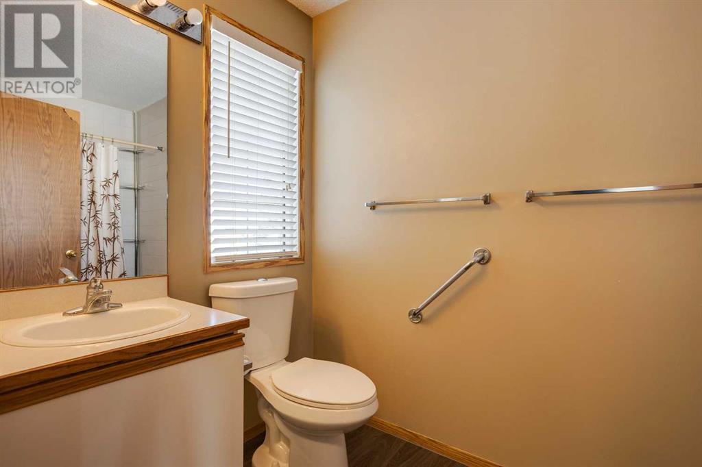 99 Martinwood Road Ne, Calgary, Alberta  T3J 3G7 - Photo 27 - A2195940