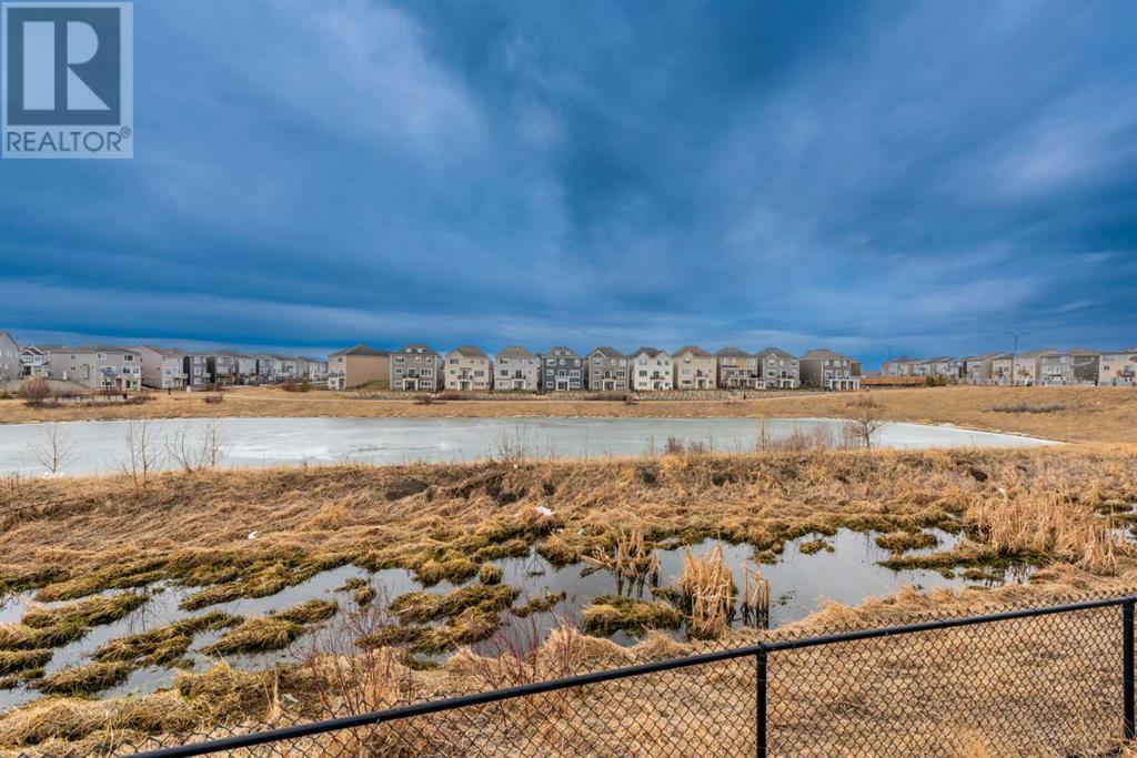 205 Carringvue Manor Nw, Calgary, Alberta  T3P 0W3 - Photo 3 - A2210406