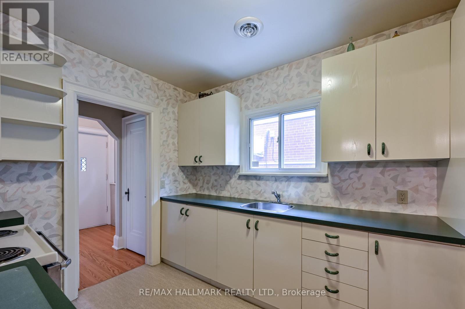 134 Latimer Avenue, Toronto, Ontario  M5N 2M2 - Photo 10 - C12138354