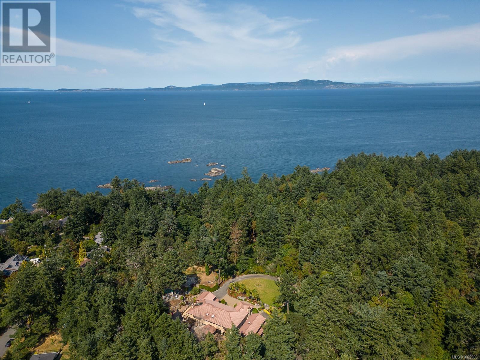 2495 Shannon Pl, Saanich, British Columbia  V8N 1X2 - Photo 72 - 1002966