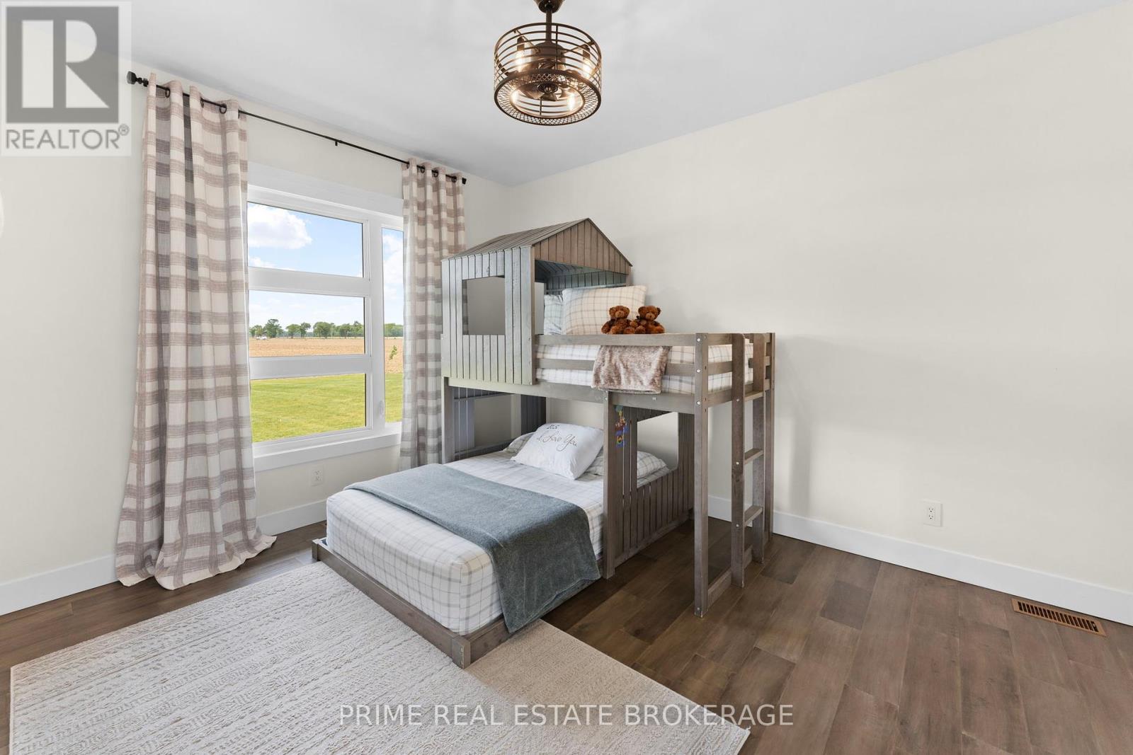 818 Oil Heritage Road, Chatham-Kent, Ontario  N0P 1M0 - Photo 19 - X12213869