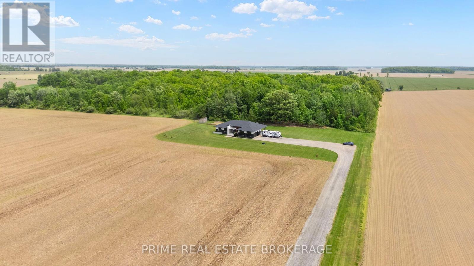 818 Oil Heritage Road, Chatham-Kent, Ontario  N0P 1M0 - Photo 2 - X12213869