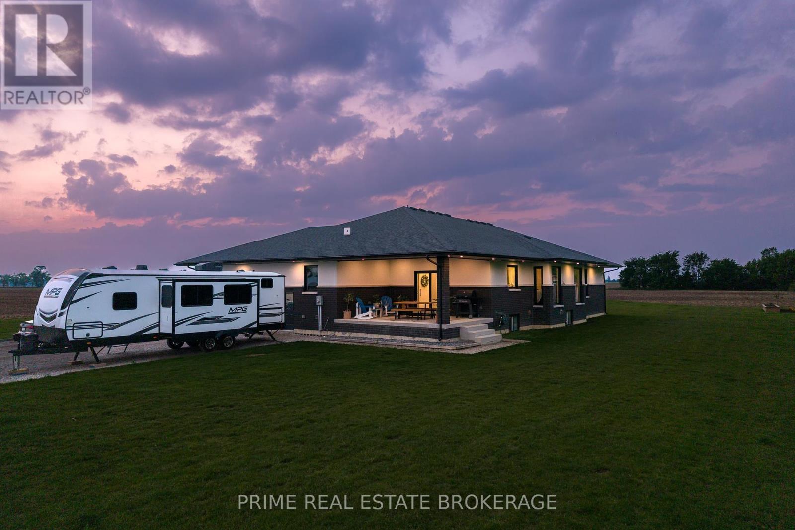 818 Oil Heritage Road, Chatham-Kent, Ontario  N0P 1M0 - Photo 33 - X12213869