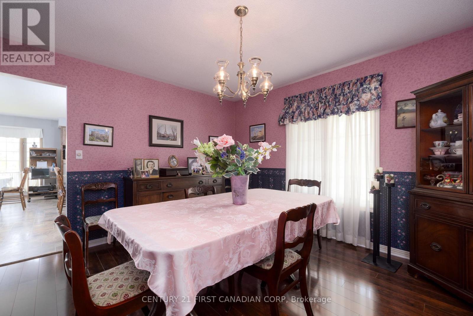 196 Hull Road, Strathroy-Caradoc, Ontario  N7G 3P2 - Photo 13 - X12213939