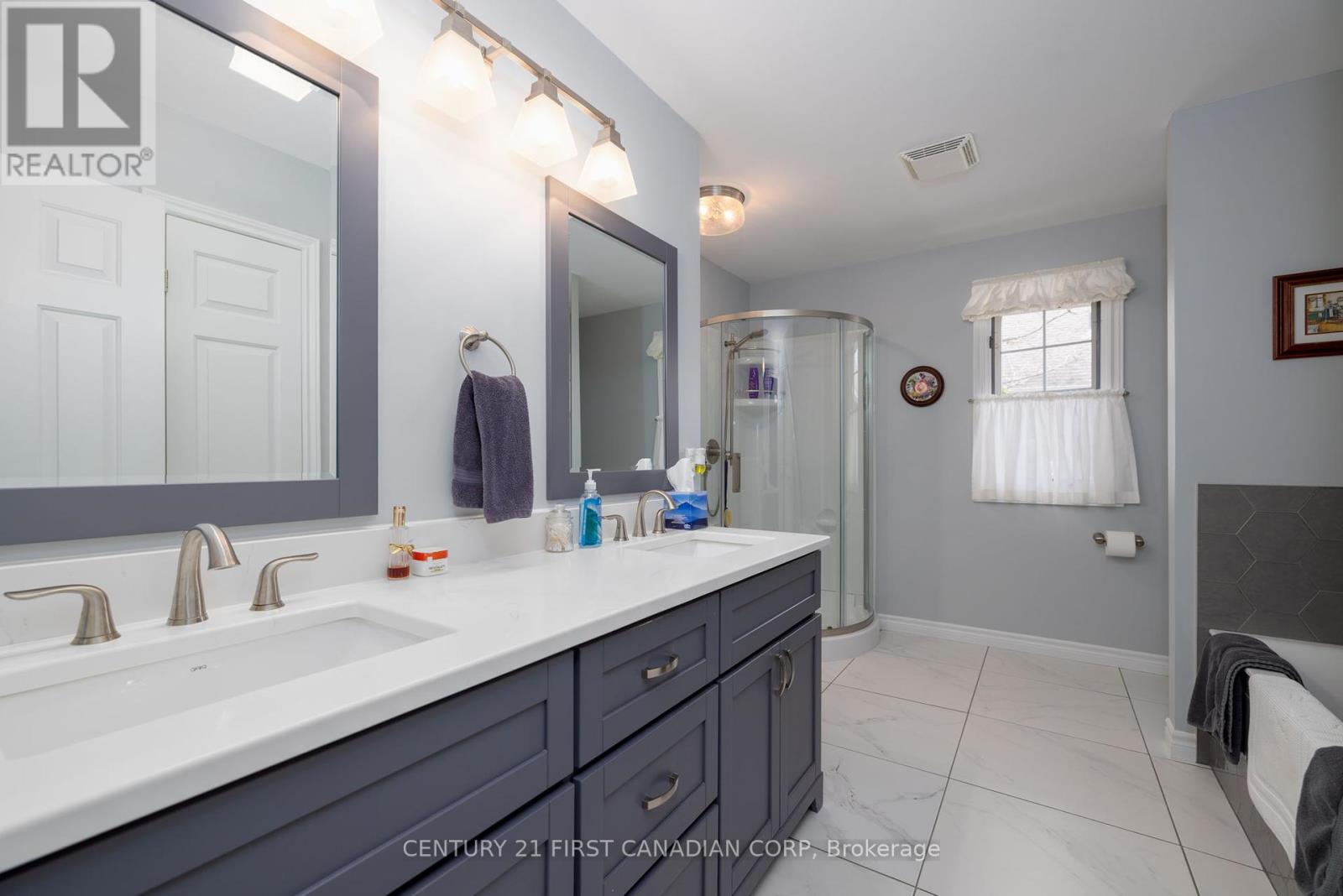 196 Hull Road, Strathroy-Caradoc, Ontario  N7G 3P2 - Photo 23 - X12213939