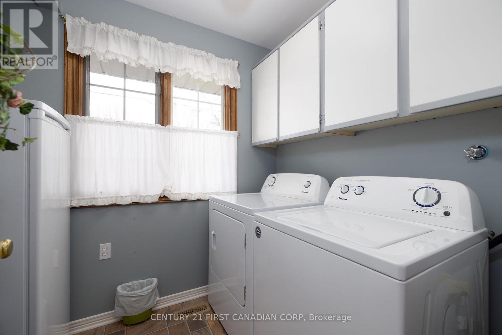 196 Hull Road, Strathroy-Caradoc, Ontario  N7G 3P2 - Photo 26 - X12213939