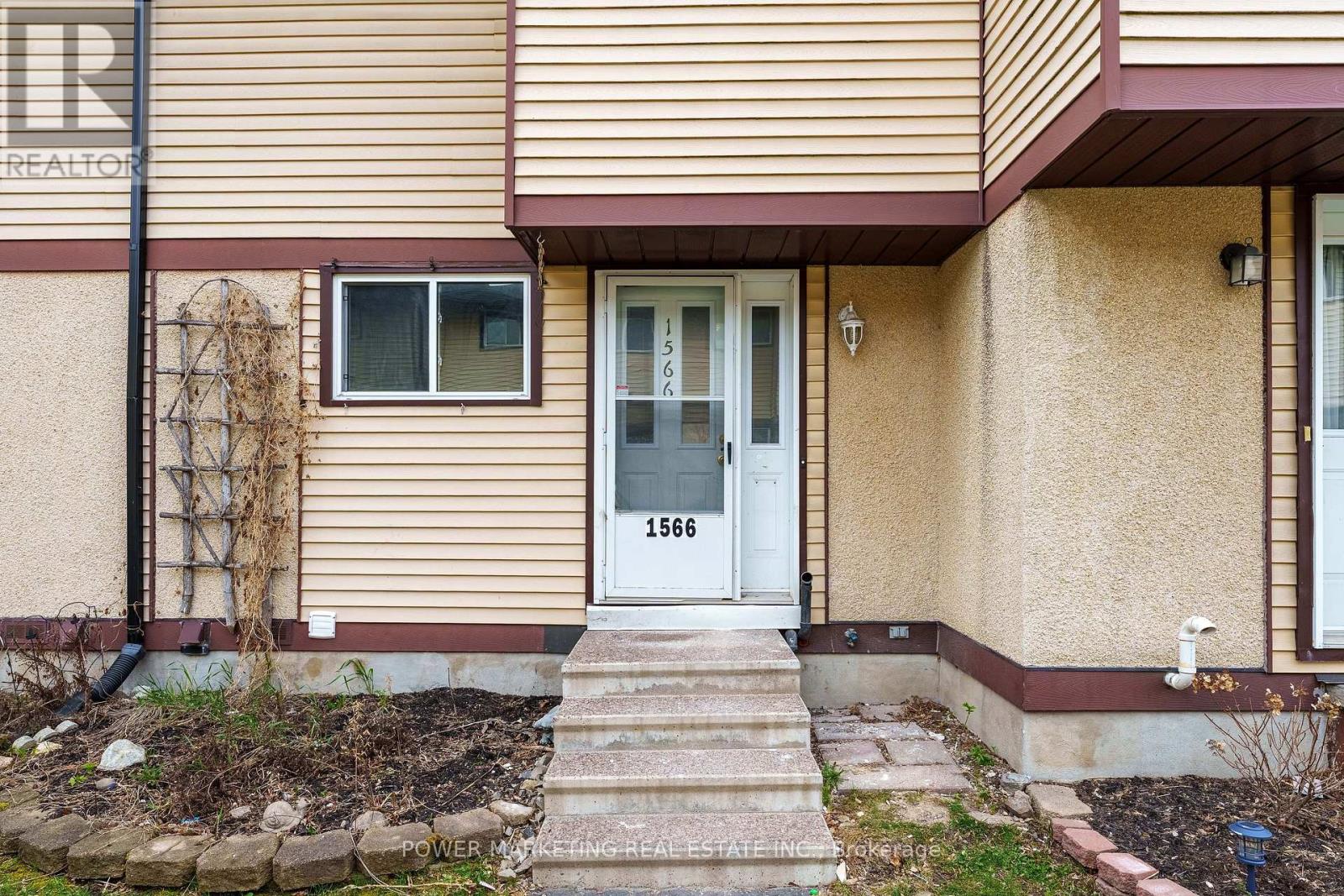 1566 Feather Lane, Ottawa, Ontario  K1T 1V4 - Photo 3 - X12213855