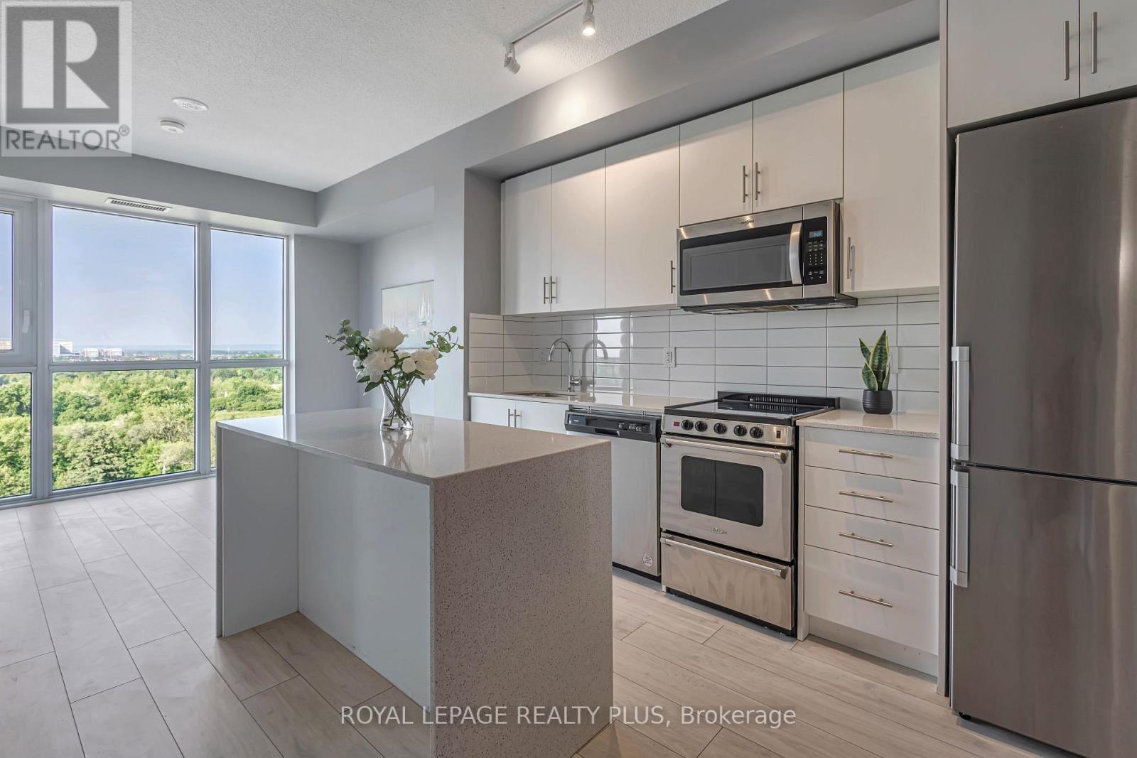 701 - 509 Dundas Street W, Oakville, Ontario  L6M 1L9 - Photo 8 - W12211121