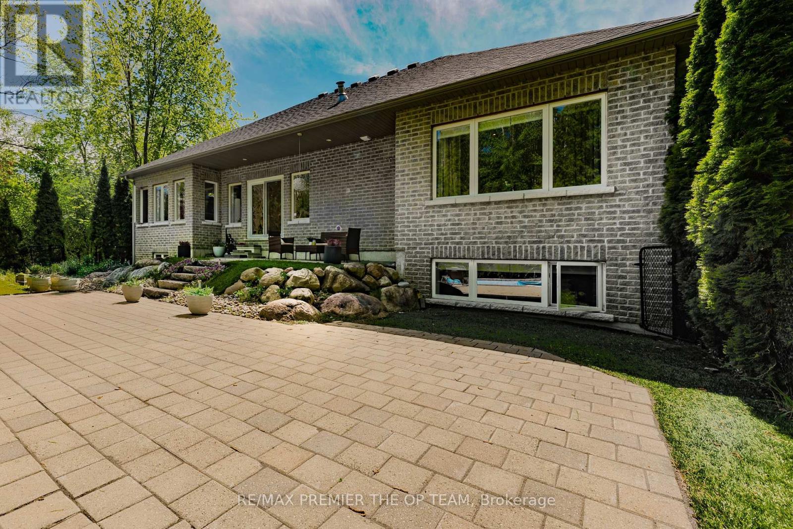 1856 Innisbrook Street, Innisfil, Ontario  L9S 5A3 - Photo 35 - N12213807