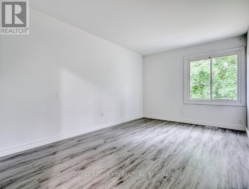 176 - 17 Old Pine Trail, St. Catharines, Ontario  L2M 6P9 - Photo 13 - X12213890