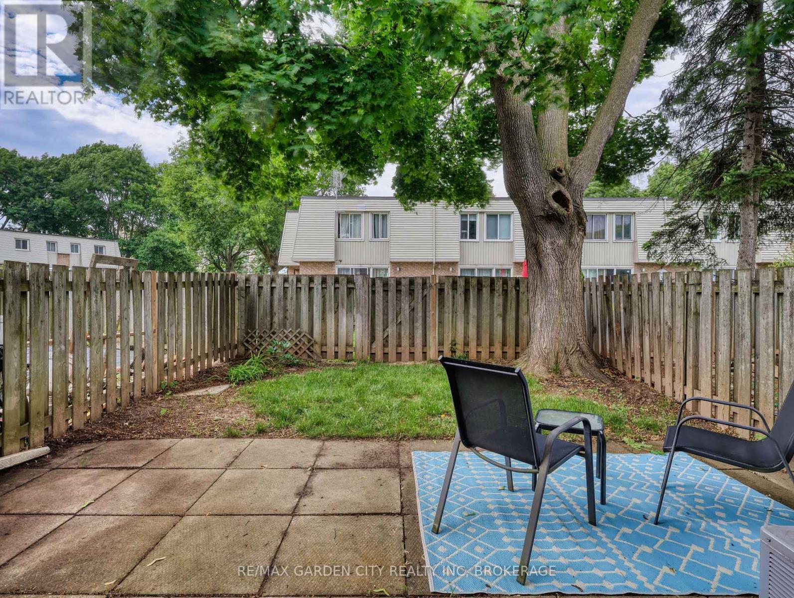 176 - 17 Old Pine Trail, St. Catharines, Ontario  L2M 6P9 - Photo 2 - X12213890