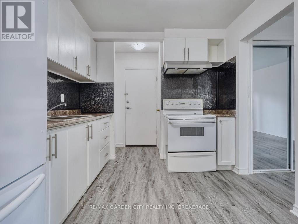 176 - 17 Old Pine Trail, St. Catharines, Ontario  L2M 6P9 - Photo 9 - X12213890