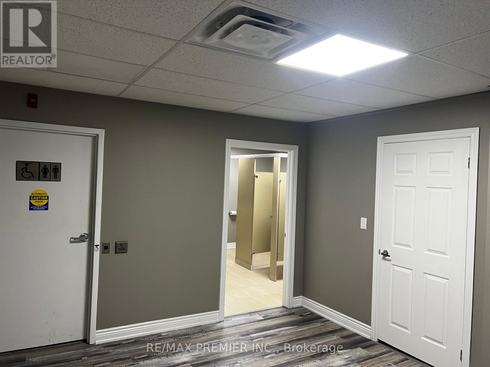 4497 Queen Street, Niagara Falls, Ontario  L2E 2L4 - Photo 12 - X12201524